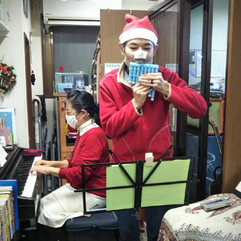 お教室にて超ミニミニクリスマスコンサート～！